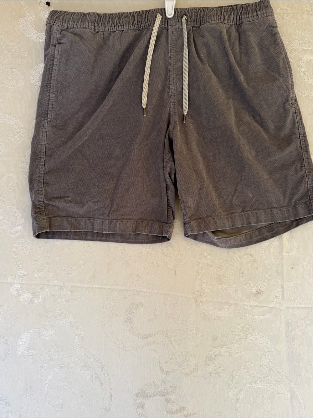 Vuori Charcoal Elastic-Waist Drawstring Athletic Shorts